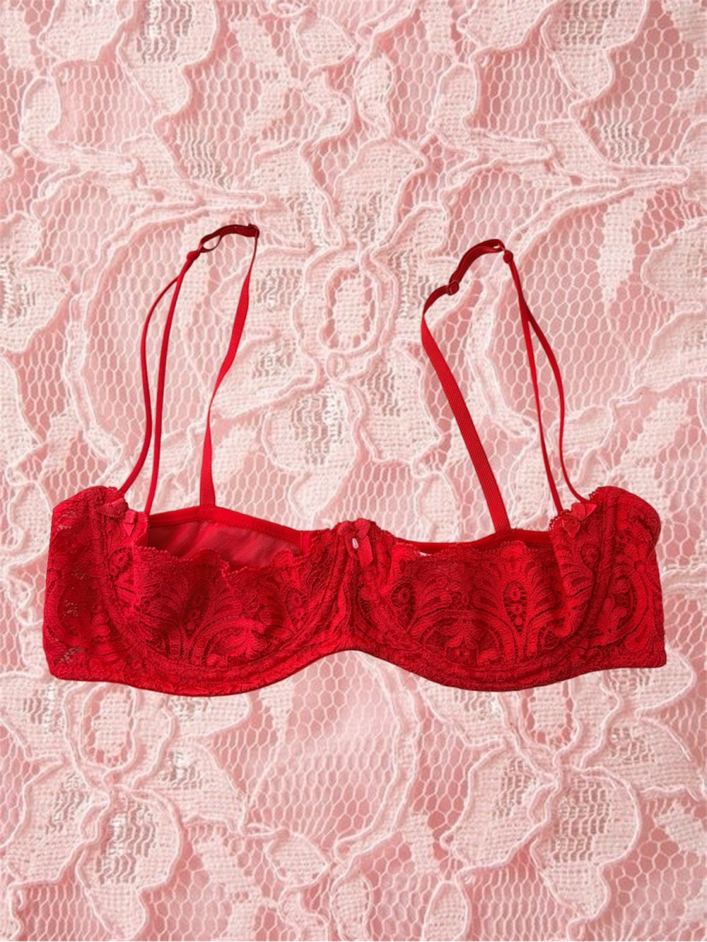 Frederick’s of Hollywood Red Lace Shelf Bra Size 38B